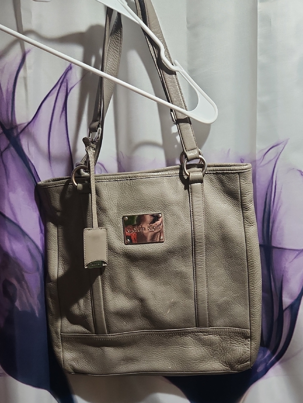 Calvin Klein Large Leather Tote. Gray.